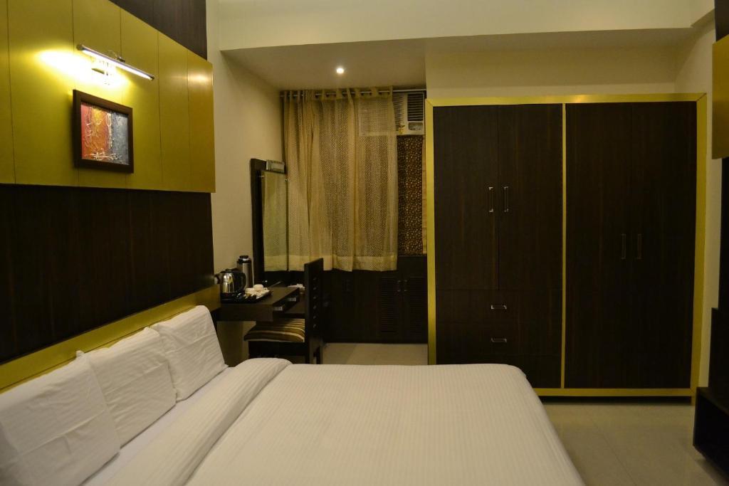Hotel Ravisha Continental Prayagraj Phòng bức ảnh