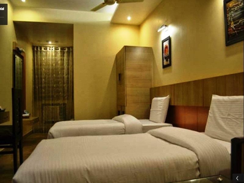 Hotel Ravisha Continental Prayagraj Ngoại thất bức ảnh